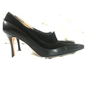 Manolo Blahnik Black Leather/Suede Kitten Heel